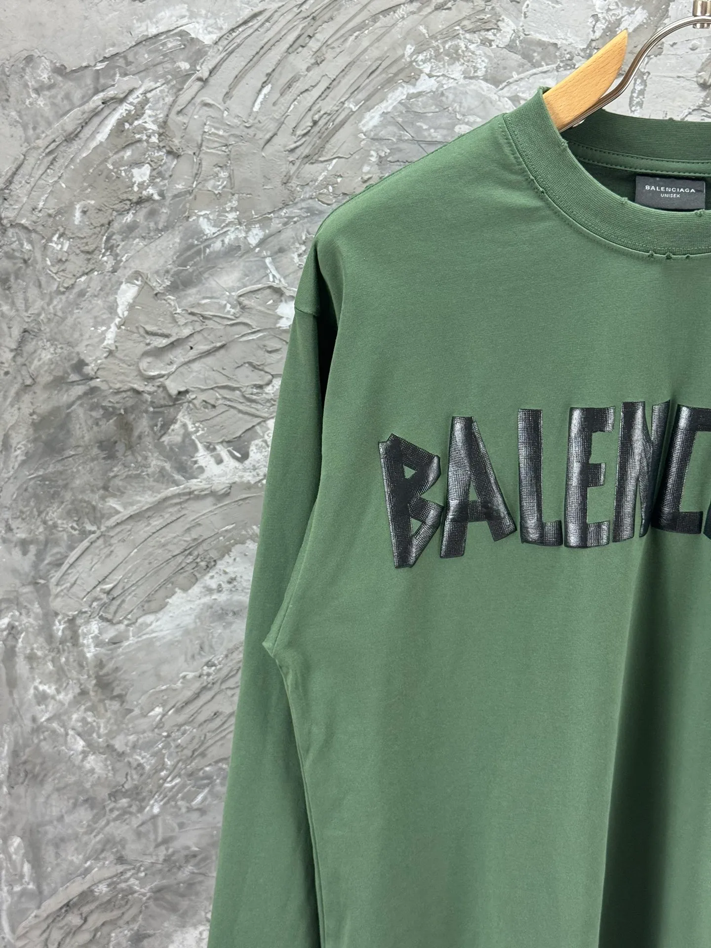 BALENCI*GA Series . 280g * 1 1 . . + . .os Same Style -Color：Cream White Green Blue -SIZE：XS S M L 8602#